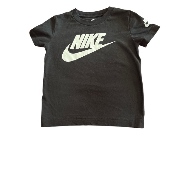 NIKE SHORT SLEEVE T-SHIRT Size 4T - Picture 1 of 1